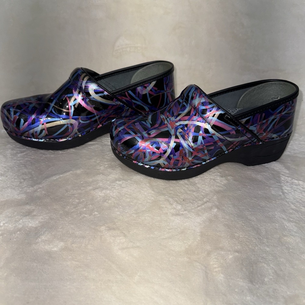 Dansko XP 2.0 Printed Patent Slip Resistant Clogs Women's EU 38 US 7.5-8